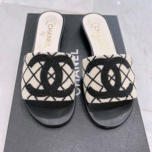 Chanel 20P Black White Pearl Embroidery CC Logo Slide Slip Sandal Mule Flat 36.5
